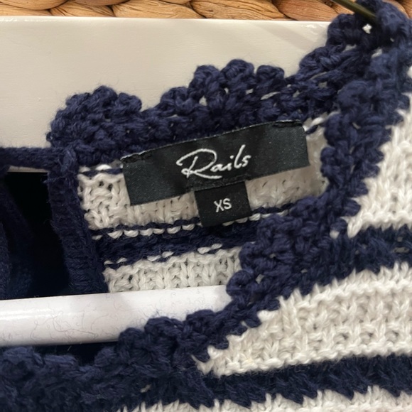 Rails navy blue  and White Ruffled Cap‎ Sleeve Blouse - Picture 3 of 6